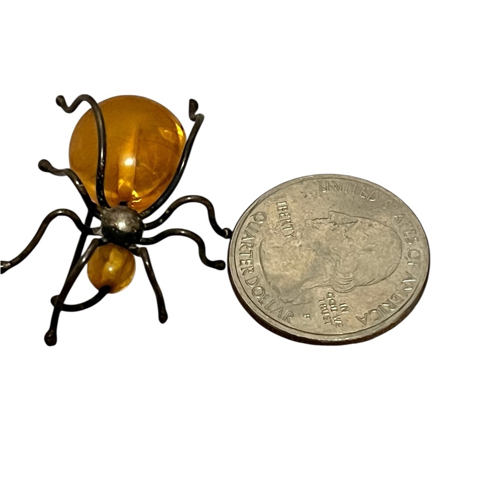 Vintage sterling silver with lucite amber bead spider brooch - Picture 7 of 7